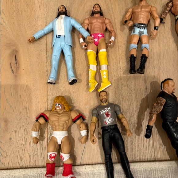 WWE Monster Truck and Action Figures Set with banner - Picture 3 of 5